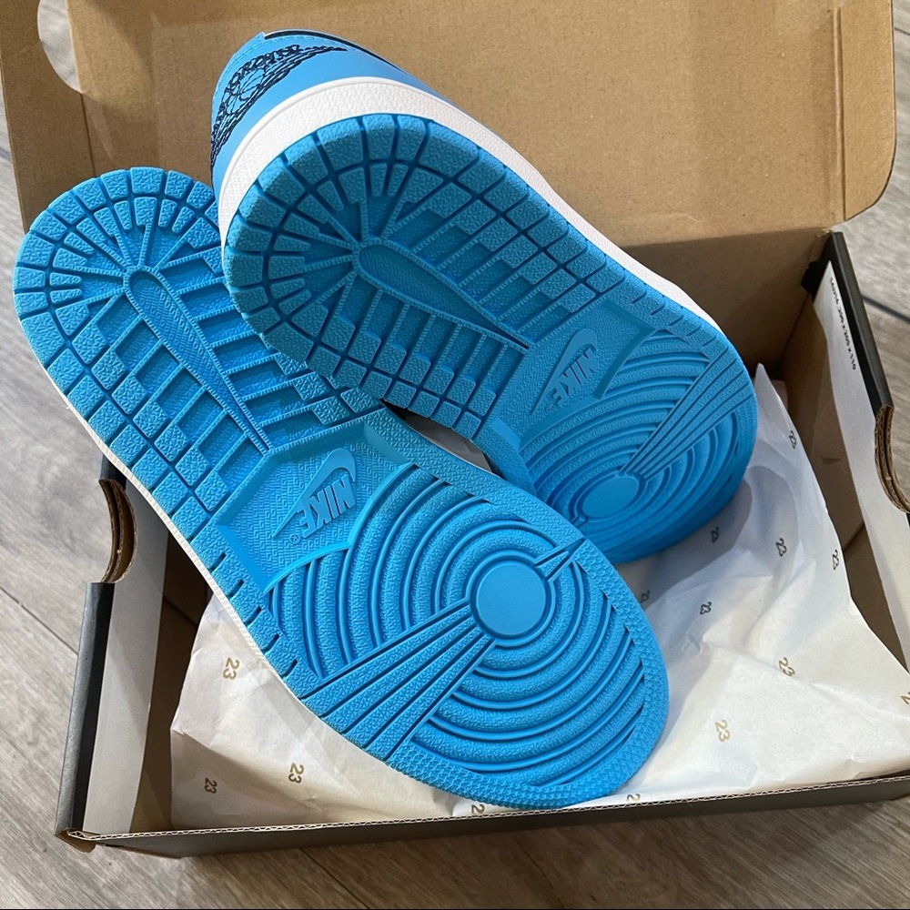 Air Jordan 1 Low UNC Men’s - Picture 8 of 9